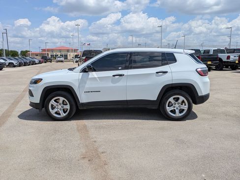 Used 2023 Jeep Compass Sport image 6