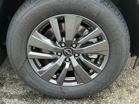 New 2025 Nissan Pathfinder SV w/ Black Appearance Package image 9