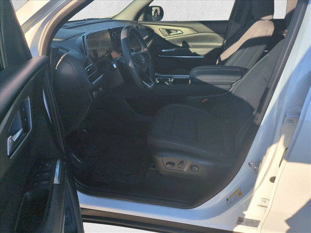 Used 2025 Chevrolet Traverse LT w/ Midnight/Sport Edition FWD image 16