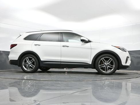 Used 2017 Hyundai Santa Fe AWD image 39