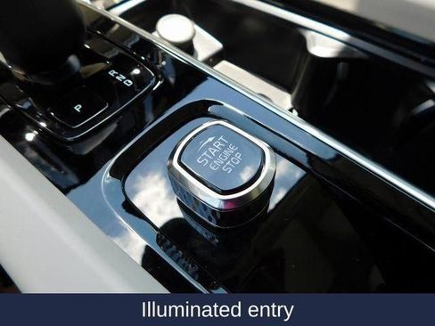 New 2025 Volvo XC60 B5 Plus w/ Protection Package Premier image 28