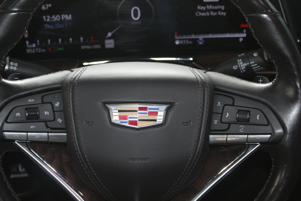 Used 2023 Cadillac Escalade ESV Sport Platinum w/ LPO, ONYX Package AWD/4WD image 11