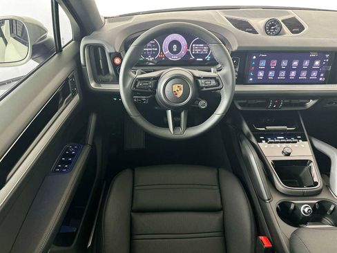 New 2025 Porsche Cayenne Coupe image 23