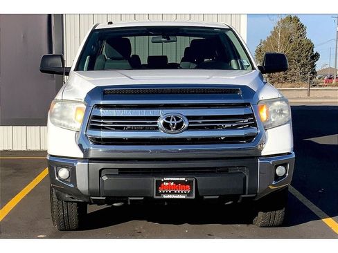 Used 2017 Toyota Tundra SR5 image 3