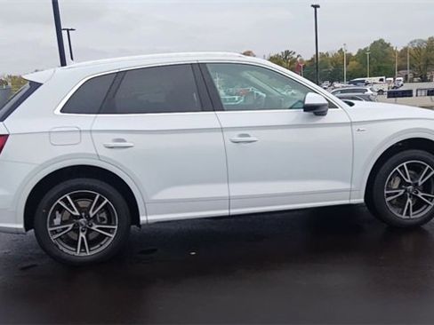 Used 2020 Audi Q5 e Premium Plus w/ Premium Plus Package image 3