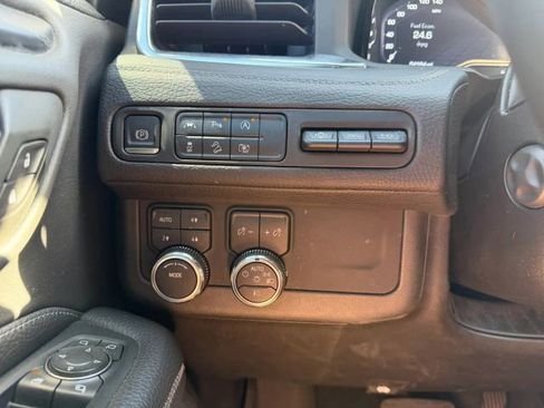 Used 2023 GMC Yukon XL Denali AWD/4WD image 12