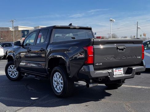 Used 2025 Toyota Tacoma SR5 AWD/4WD image 3