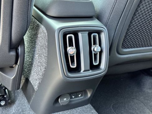 New 2025 Volvo EX40 Core w/ Climate Package image 15