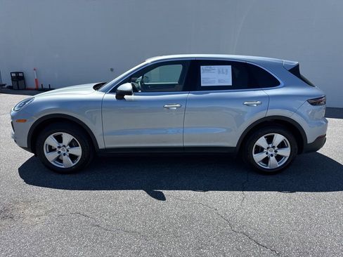 Used 2023 Porsche Cayenne AWD/4WD image 5