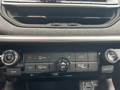 New 2026 Jeep Compass Latitude image 4