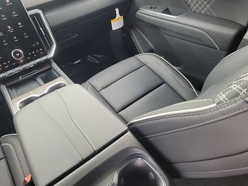 New 2026 GMC Acadia Denali w/ Super Cruise Package FWD image 13