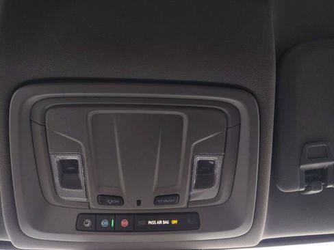 Used 2024 GMC Sierra 1500 SLT image 7