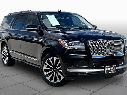 Used 2022 Lincoln Navigator L Reserve RWD image 3