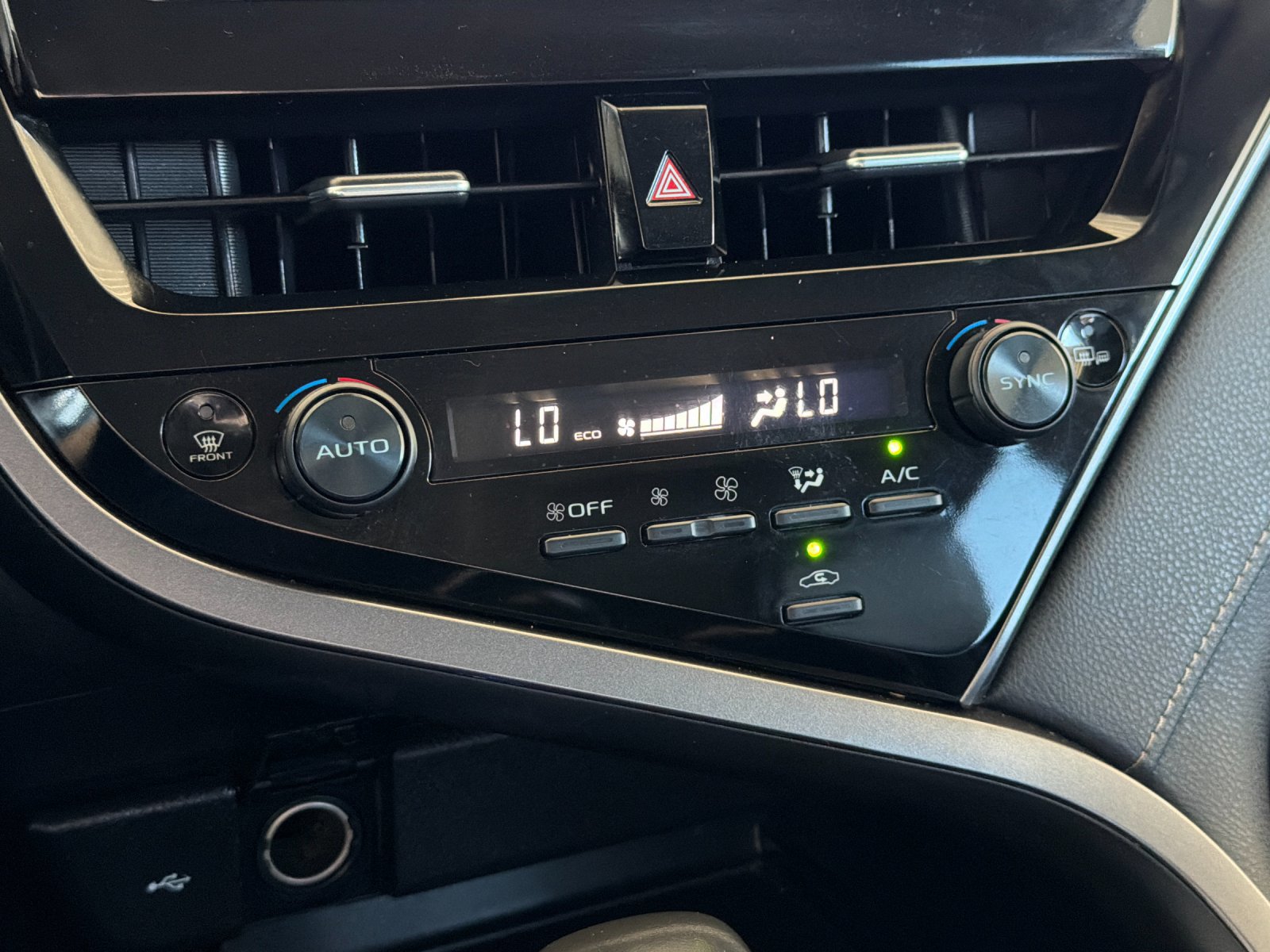 Used 2024 Toyota Camry SE FWD image 17