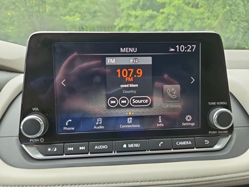 Used 2023 Nissan Rogue SV FWD image 29