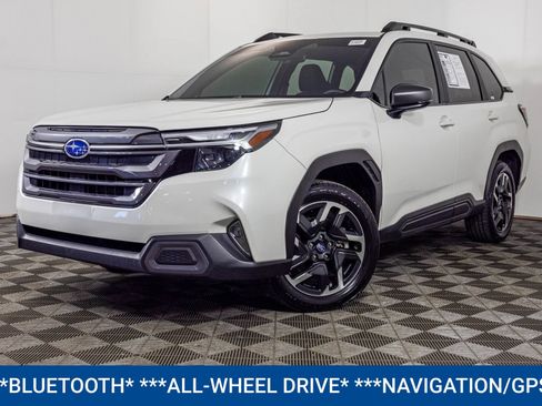 Used 2025 Subaru Forester Limited AWD/4WD image 2