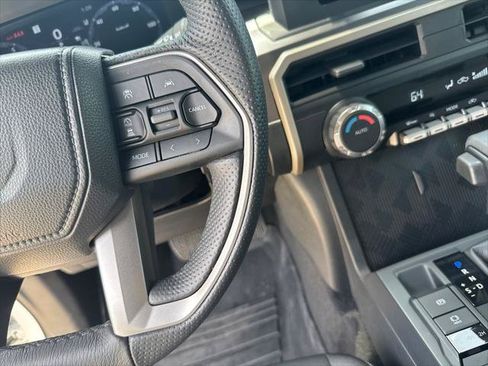 Certified 2024 Toyota Tacoma TRD Off-Road AWD/4WD image 21