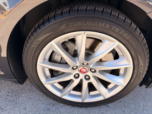 Used 2015 Jaguar XF Premium RWD image 49
