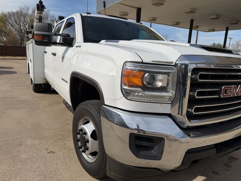 Used 2019 GMC Sierra 3500 4x4 Crew Cab w/ Sierra Convenience Package image 9