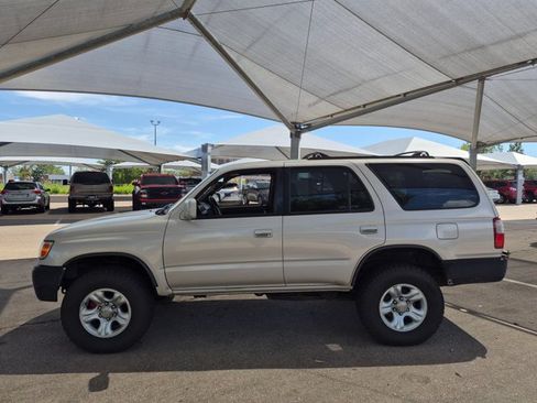Used 1997 Toyota 4Runner SR5 w/ Preferred Equipment Group 1 AWD/4WD image 8