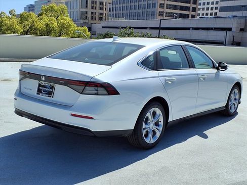 New 2025 Honda Accord LX image 4