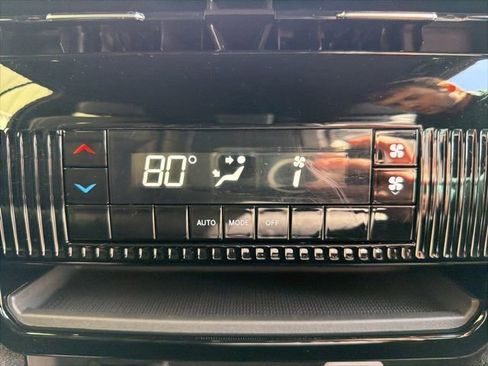 Used 2025 Jeep Wagoneer L 4WD image 7