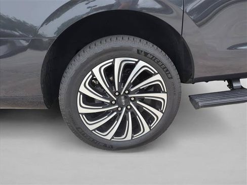 Used 2025 Lincoln Navigator L Black Label AWD/4WD image 28