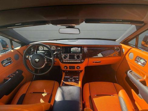 Used 2018 Rolls-Royce Dawn image 4