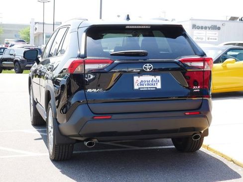 Used 2022 Toyota RAV4 XLE Premium AWD/4WD image 6