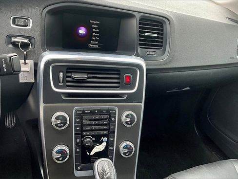 Used 2015 Volvo S60 T5 Premier image 29