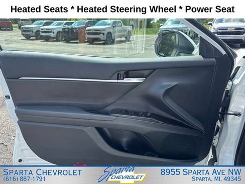 Used 2024 Toyota Camry SE FWD image 11