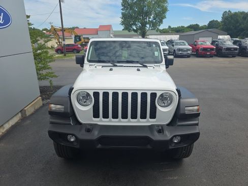 Used 2024 Jeep Wrangler Unlimited Sport AWD/4WD image 3
