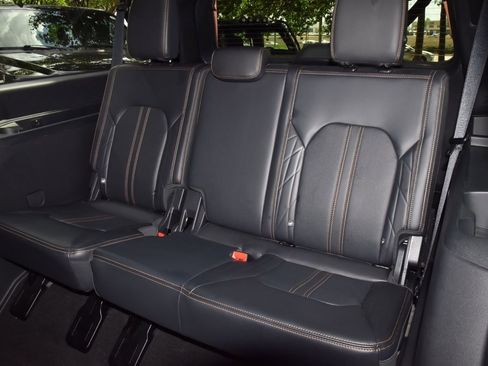 Used 2024 Ford Expedition Max Platinum AWD/4WD image 12