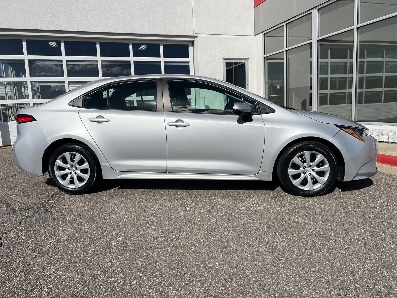 Used 2025 Toyota Corolla LE FWD image 17