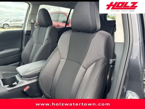 Used 2024 Subaru Outback Premium AWD/4WD image 9