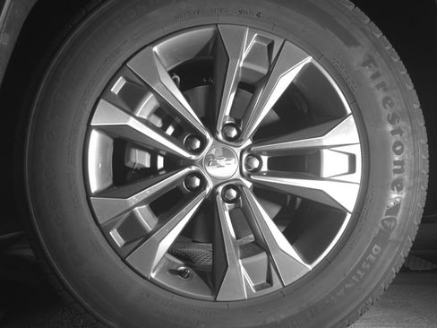 Used 2025 Chevrolet Equinox LT FWD image 12