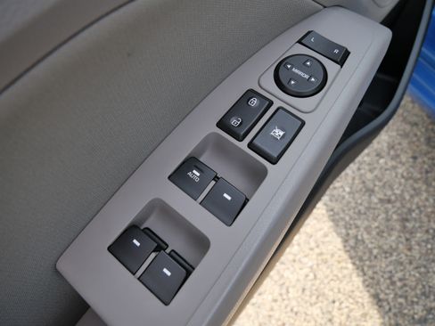 Used 2018 Hyundai Elantra Value Edition FWD image 19