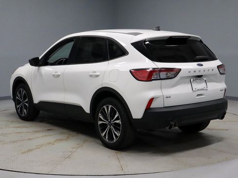 Certified 2022 Ford Escape SE w/ SE Sport Appearance Package image 9