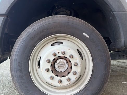 Used 2017 Ford F550 4x4 Crew Cab Super Duty w/ Power Equipment Group image 38