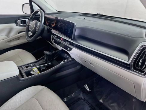 Used 2024 Kia Sorento S w/ Panoramic Sunroof Package image 30