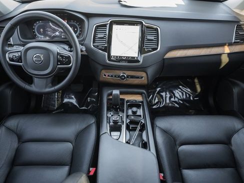 Certified 2023 Volvo XC90 B6 Plus image 21