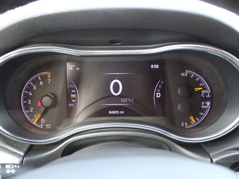 Used 2022 Jeep Grand Cherokee Laredo X RWD image 15
