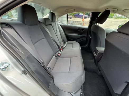 Used 2025 Toyota Corolla LE FWD image 35