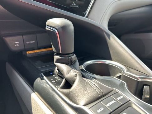 Used 2018 Toyota Camry XLE FWD image 42