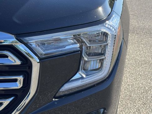 Used 2023 GMC Terrain SLT image 6