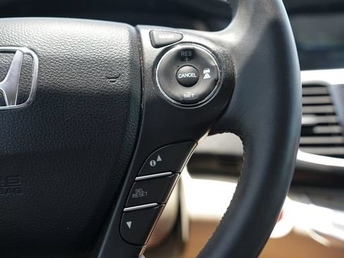 Used 2015 Honda Accord Touring image 29
