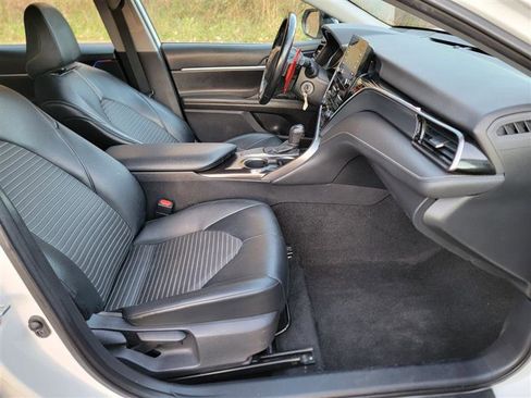 Used 2021 Toyota Camry SE FWD image 20