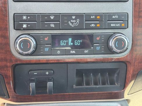Used 2011 Ford F250 King Ranch w/ King Ranch w/Chrome Pkg AWD/4WD image 19