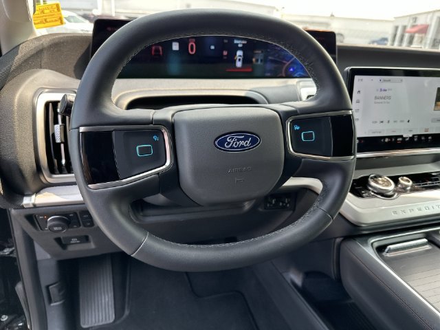 Used 2025 Ford Expedition Max Active AWD/4WD image 14