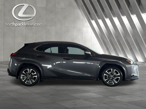 Certified 2026 Lexus UX 300h FWD w/ Accessory Package (2T) image 4